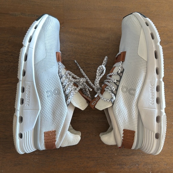 On Cloudnova 2 Sneakers - Picture 3 of 5